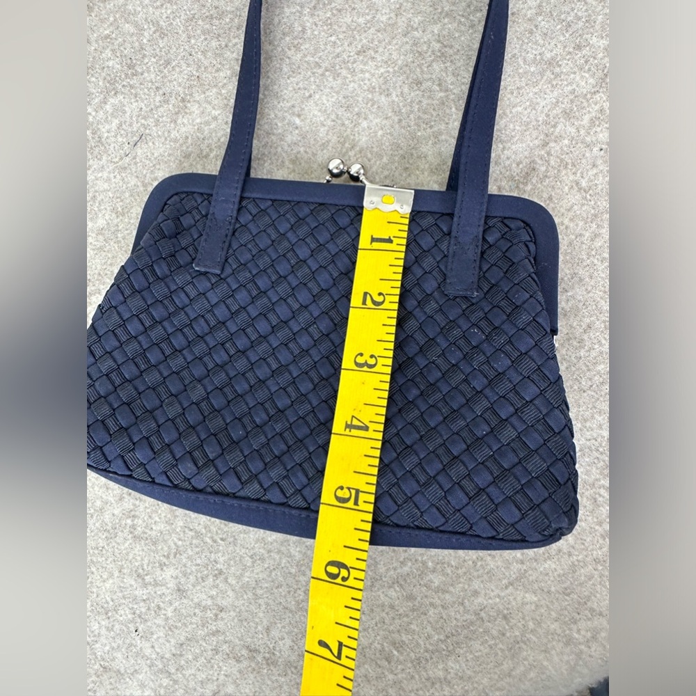 Liz Claiborne Vintage Navy Blue Woven Fabric Handbag With a Silver Tone Clasp - Picture 11 of 12